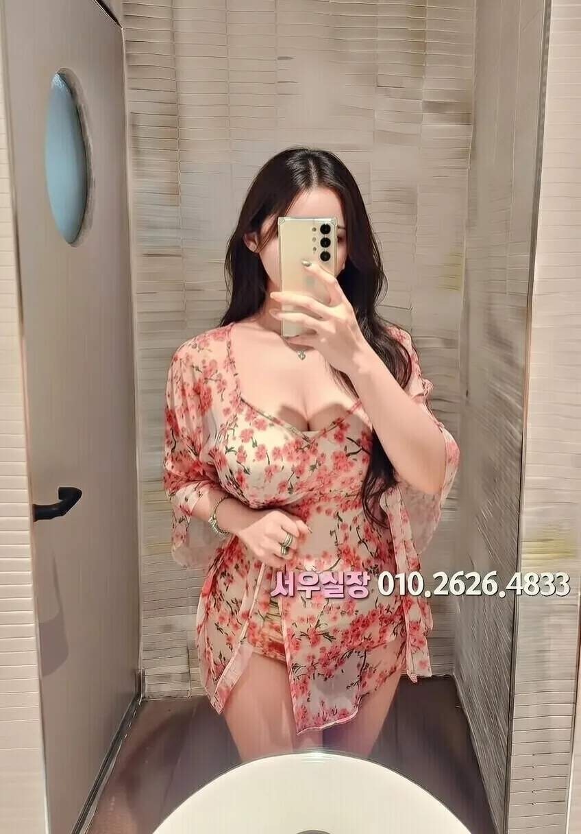 프리미엄 파트너 프로필 1 - 다양한 스타일의 매력적인 파트너