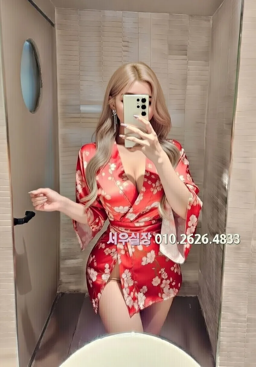 프리미엄 파트너 프로필 10 - 다양한 스타일의 매력적인 파트너